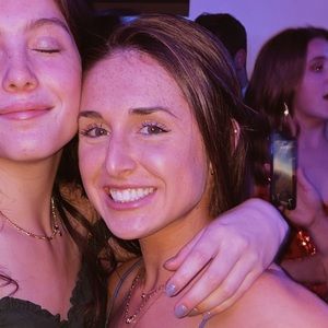 Meet your Posher, Emilie